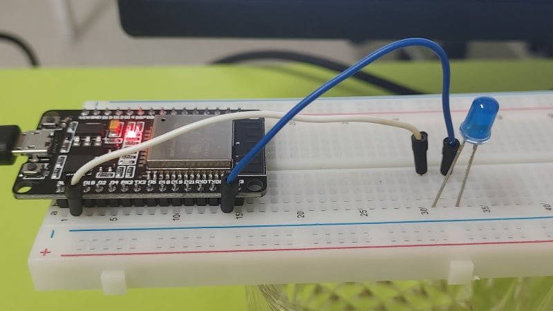 ESP32 개발보드에 연결된 LED를 웹브라우저에서 제어하기 2 – 그림 표시 및 버튼으로 동작 선택하기